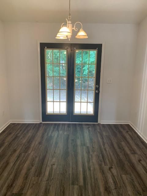 Building Photo - 1100 Holden Dr