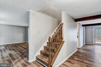 Building Photo - 5847 New England Woods Dr