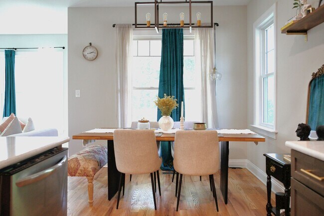 Building Photo - Gorgeous, New Home in Rocketts Landing: Available in July!