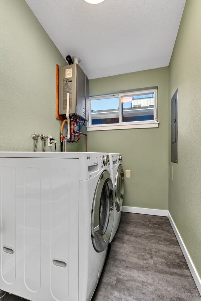 Building Photo - Charming and Cozy Air-Conditioned High Point Rambler (1st Month Free)