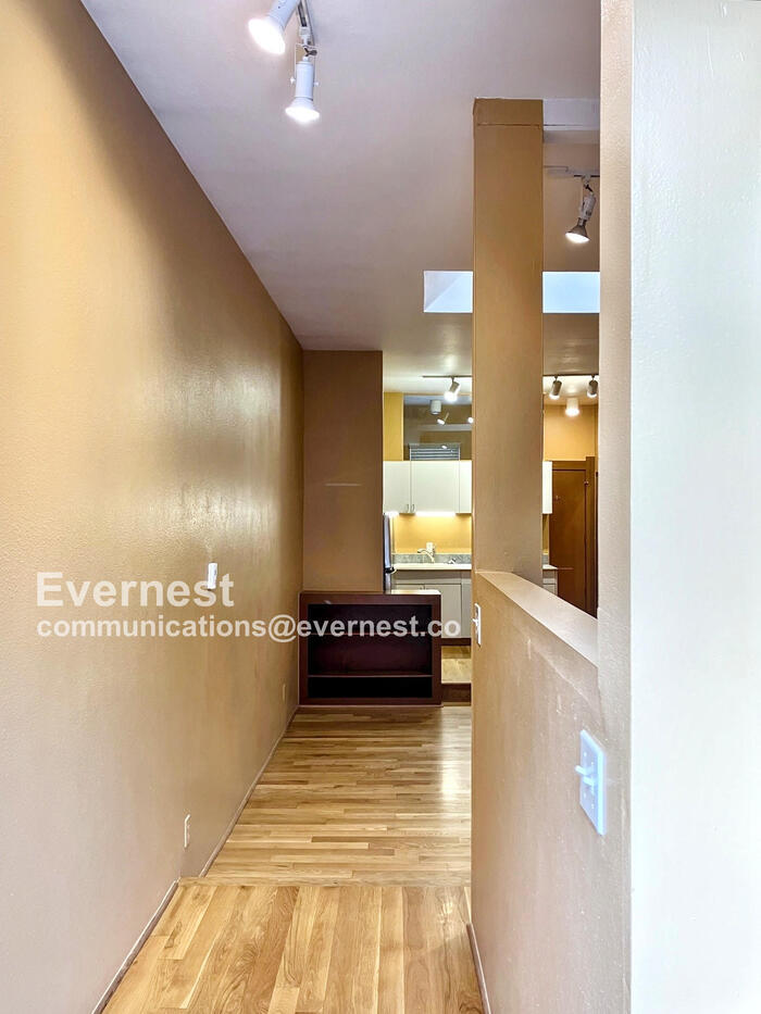 Building Photo - 2538 Kensing Ct