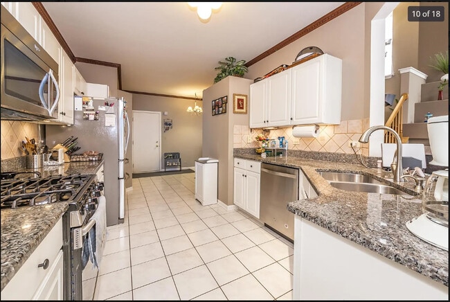 Building Photo - 5397 Mayflower Ct