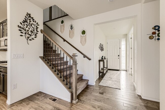 Building Photo - **** SPECIAL OFFER: 1 Month Rent FREE, if lease by July 1st week ****** Beautiful 4 bed, 4 bath h...