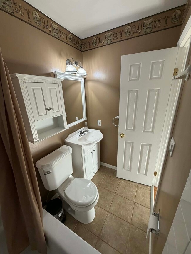 Building Photo - 1730 N Ridge Ave