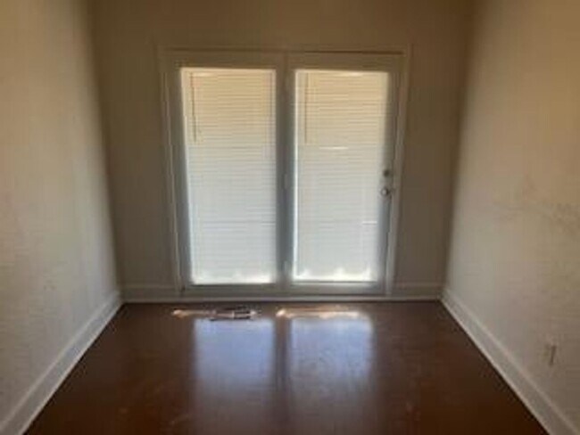 Building Photo - COMING SOON!!!!!  U OF M Area!!!