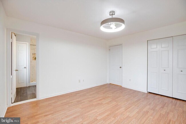 Building Photo - 6012 Westbourne Pl