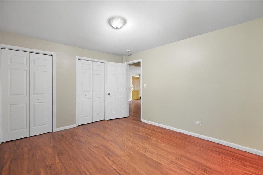 Building Photo - 337 Custer Ave