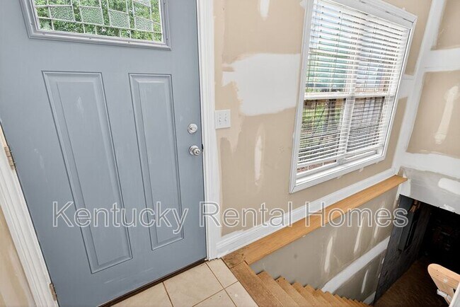 Building Photo - 2137 Roswell Dr