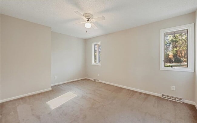 Building Photo - 4/ 2 Home for Rent