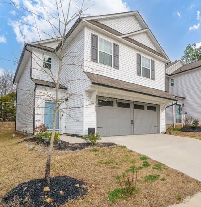 Primary Photo - Stunning 4-Bedroom Home – Modern Luxury Me...