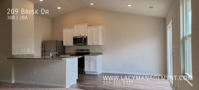 Building Photo - 209 Brisk Dr