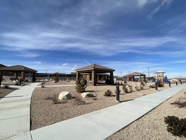 Building Photo - 5765 N Thornberry Dr