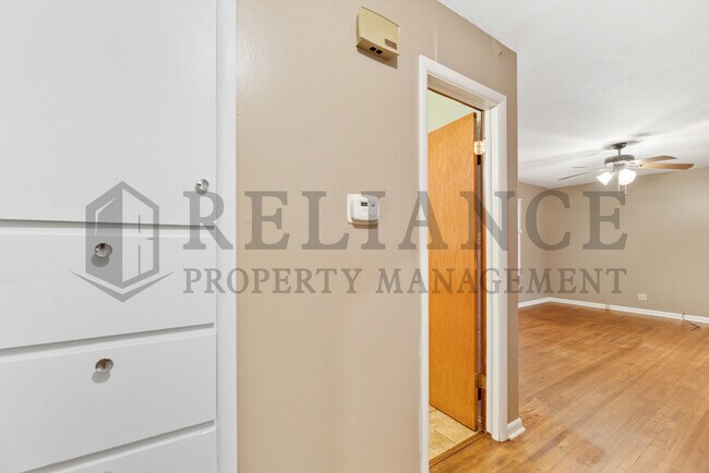 Building Photo - 2310 S Vine St