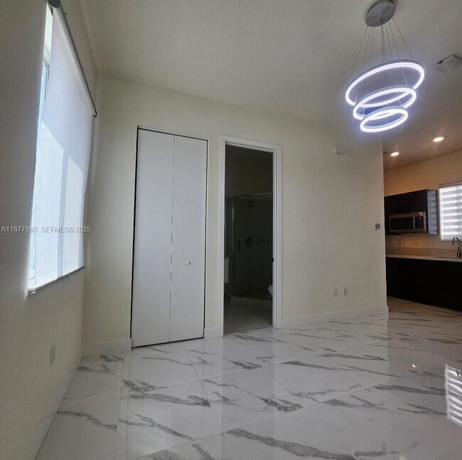 Building Photo - 10440 NW 67th St