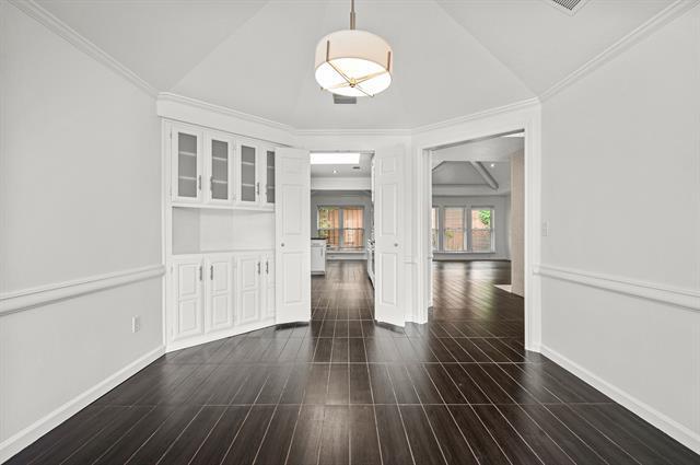 Building Photo - 9127 Valley Chapel Ln