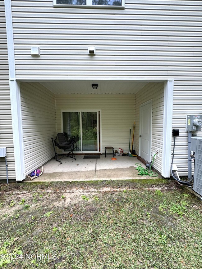 Building Photo - 113 Jaydn Dr E