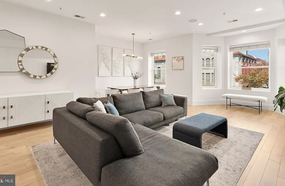 Living room - 1230 Fairmont St NW