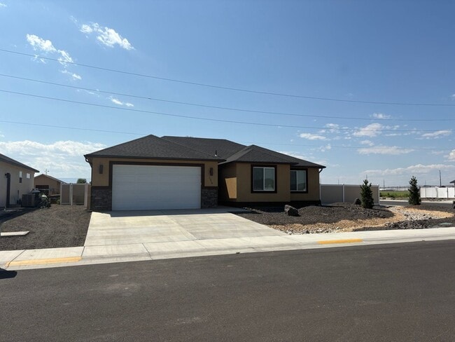 Primary Photo - Great home for rent in Quincy!!!