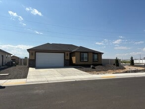Building Photo - Great home for rent in Quincy!!!