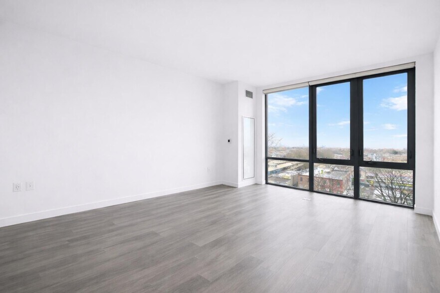 Building Photo - 1524 Sheepshead Bay Rd