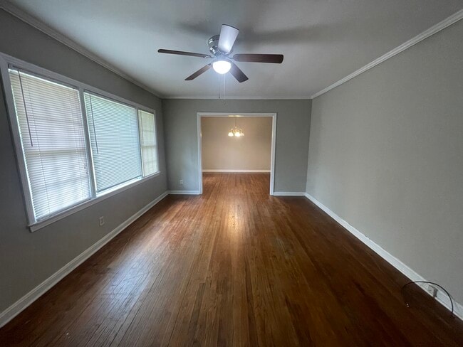 Building Photo - 103 Forest Way