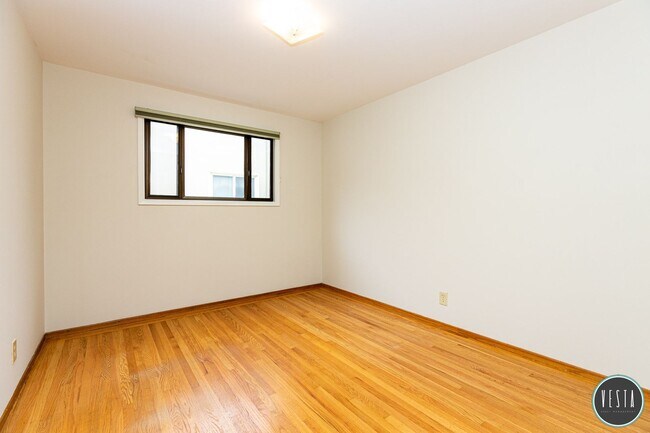 Building Photo - Exceptional Mid-Century 3BR Home in One of San Francisco's Hidden Gems