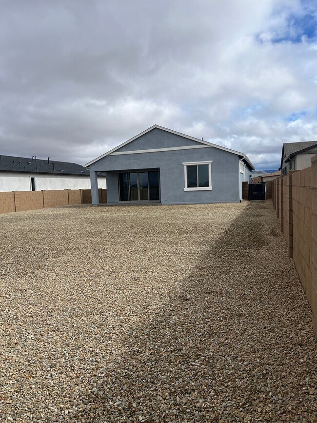 Building Photo - Brand New Home In Pronghorn Ranch!