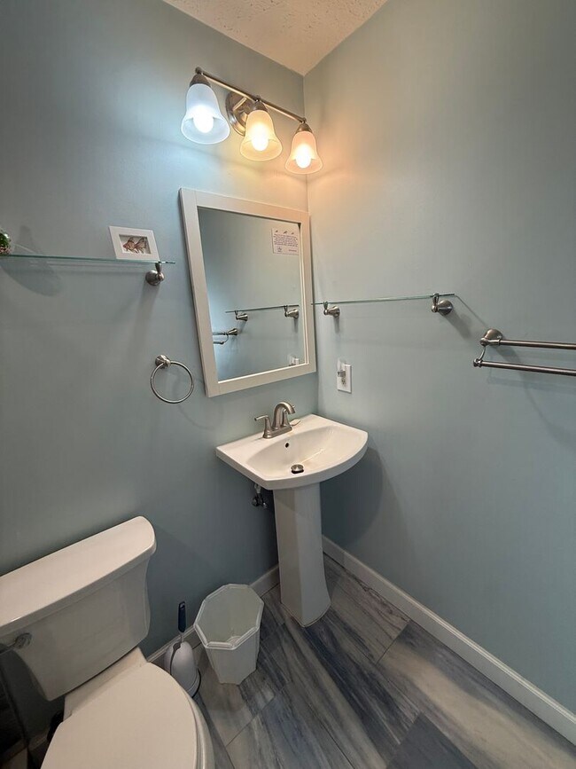 Building Photo - NEW OWNERS OF THIS FURNSIHED OFF-SEASON RE...