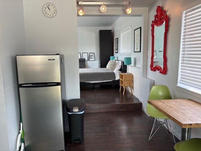 Building Photo - Humble Abode