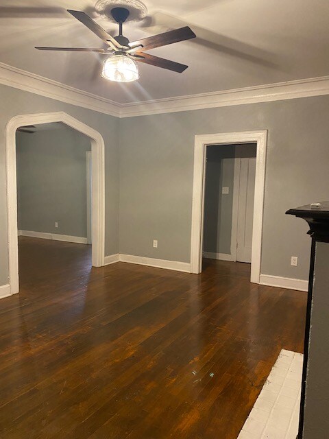 Building Photo - 515 E Evergreen St