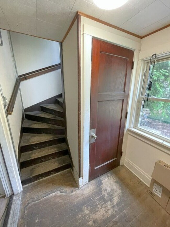 Building Photo - 30 Lathrop St