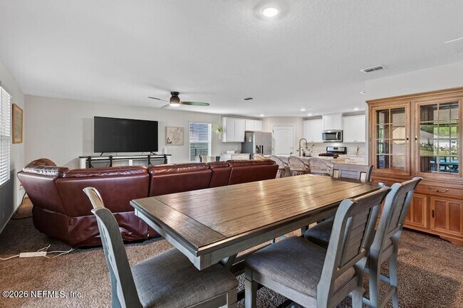 Building Photo - 14 Jarama Cir