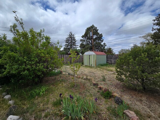 Building Photo - 1304 Galisteo Pkwy