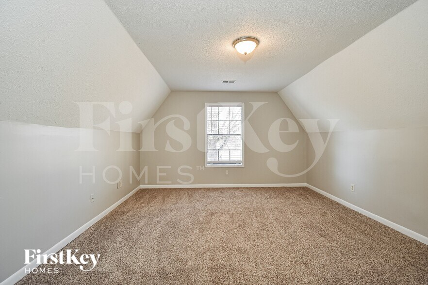 Building Photo - 7600 Lowrance Rd