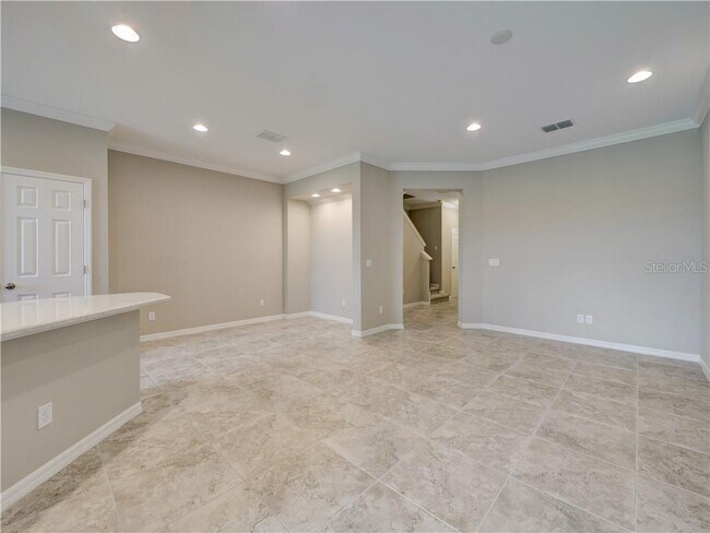 Safe neighborhood, luxurious, with, reaccess lights, ceiling, high quality tiles, easy access to I-7 - 1074 Amber Leaf Trail