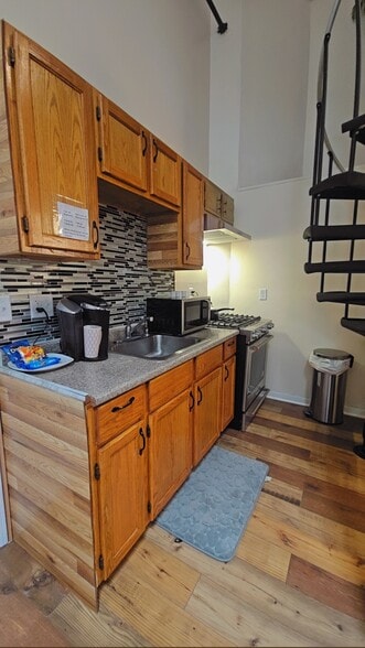 Building Photo - 317 W Fayette St