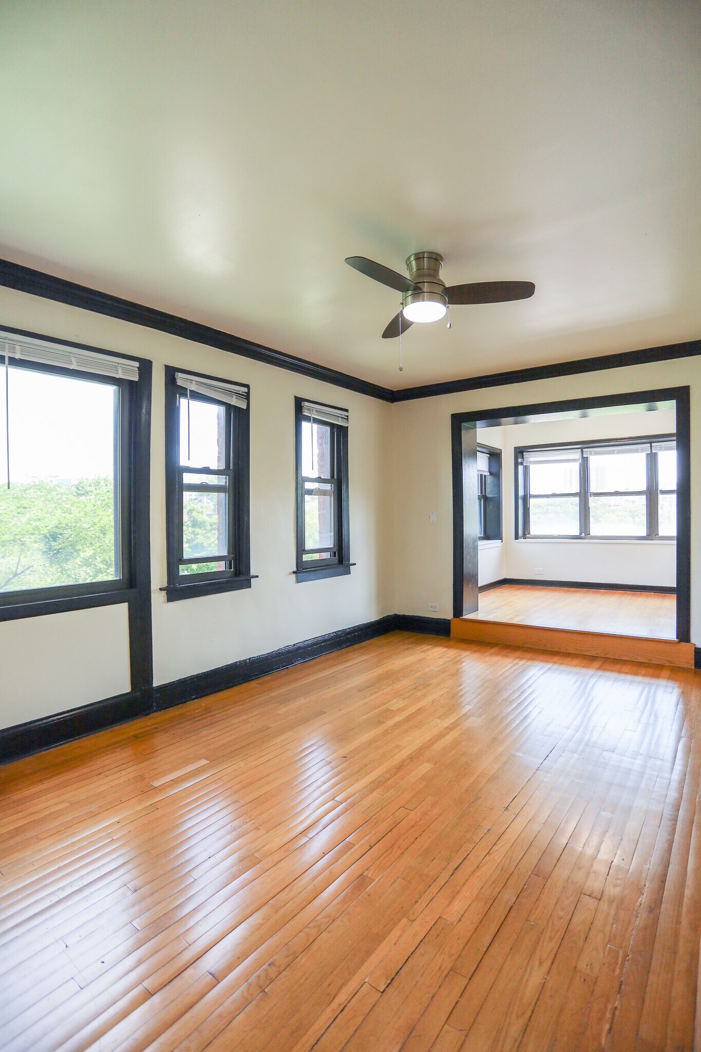 Building Photo - 4546 N Malden St