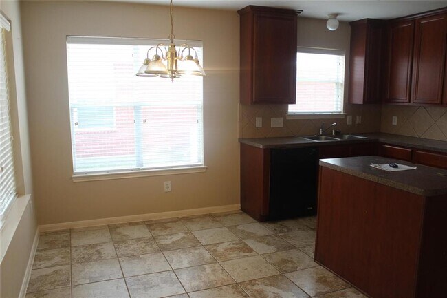 Building Photo - 8307 Cove Timbers Ln