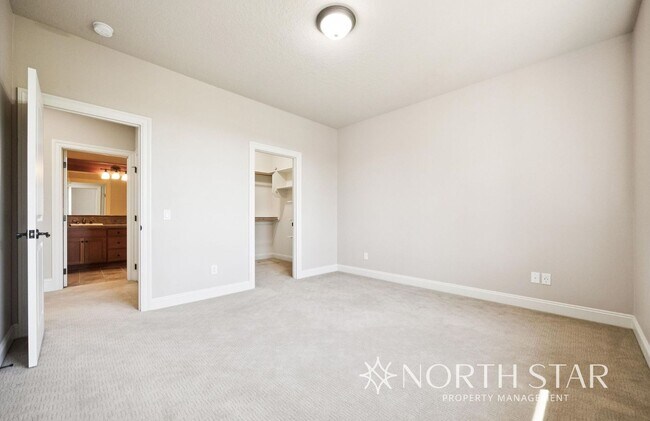 Building Photo - Executive Estate in Atherton Heights with ...