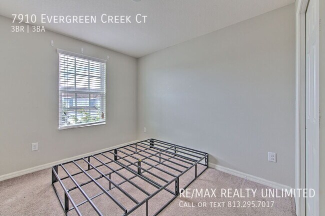 Building Photo - 7910 Evergreen Creek Ct