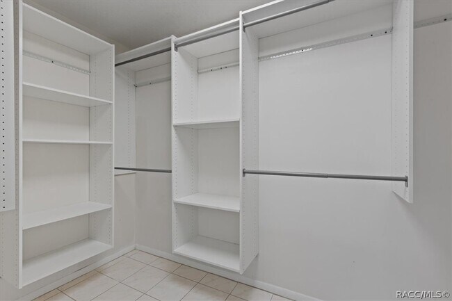 Building Photo - 11310 W Bayshore Dr