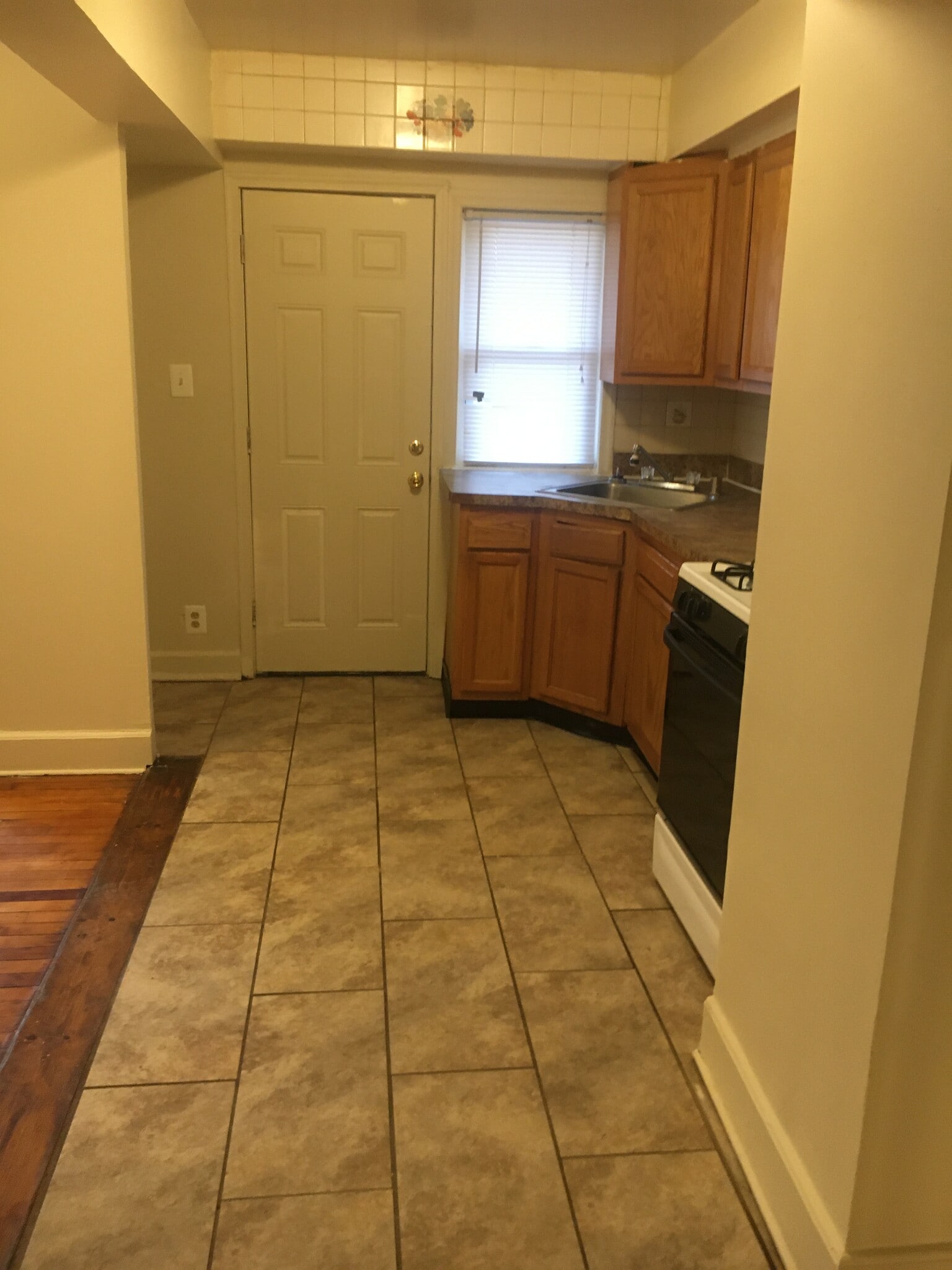 Kitchen - 4125 Fairfax Rd