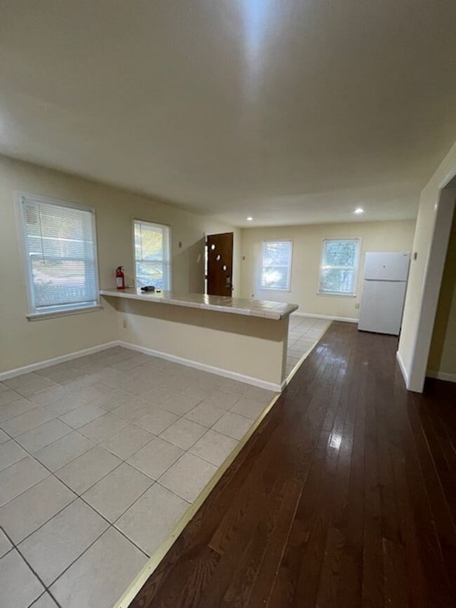 Building Photo - SINGLE FAMILY HOME IN TWINBROOK FOREST
