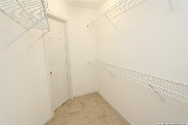 Building Photo - 101 Lake Meadow Dr