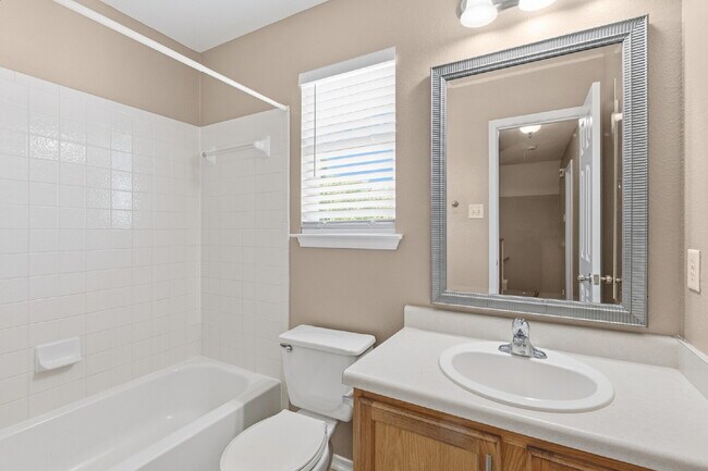 Building Photo - Beautiful Corner Lot, 4 Bedroom Home in Pl...