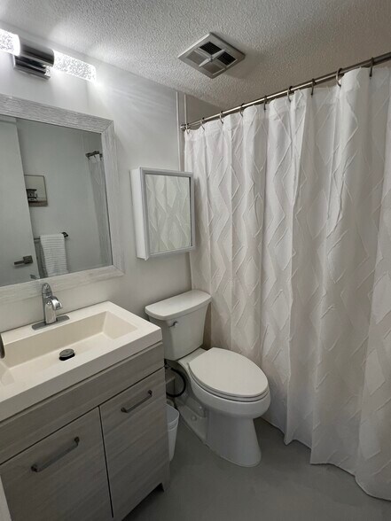 Bathroom - 4158 Tamiami Trl