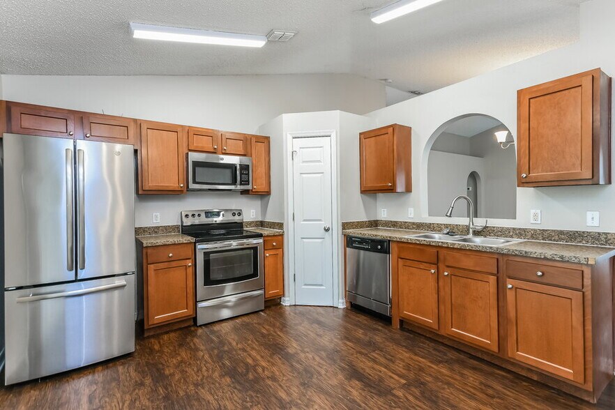 Building Photo - 2688 Whispering Trails Dr