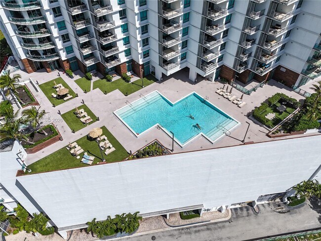 Building Photo - 350 S Miami Ave