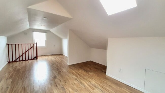 Building Photo - Beautiful 2 bedroom House...Just for you!