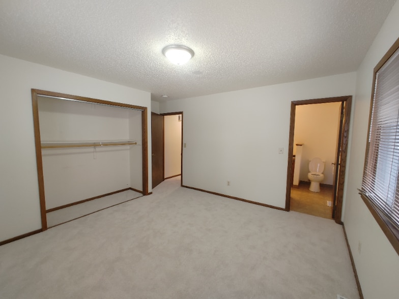 Building Photo - 506 N 11th St